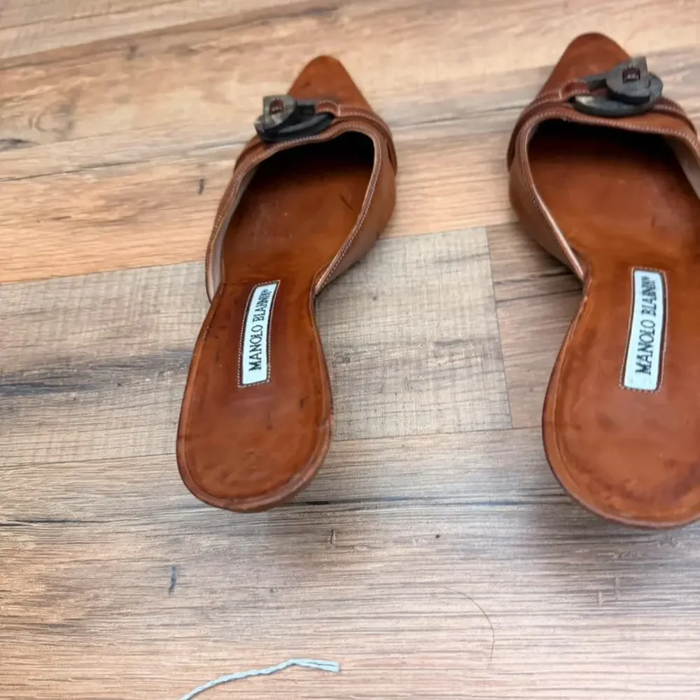 Manolo Blahnik size 6.5 EU36.5 brown leather mules pointed buckle heel